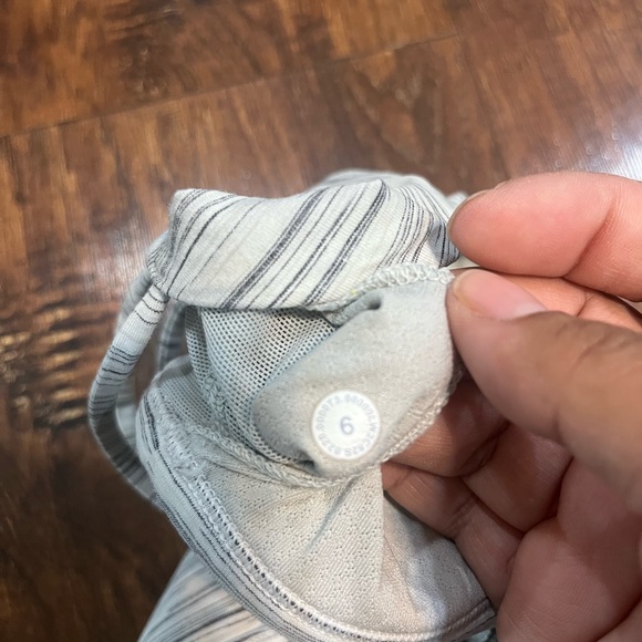 Lululemon free to be wild sports bra - Picture 7 of 7